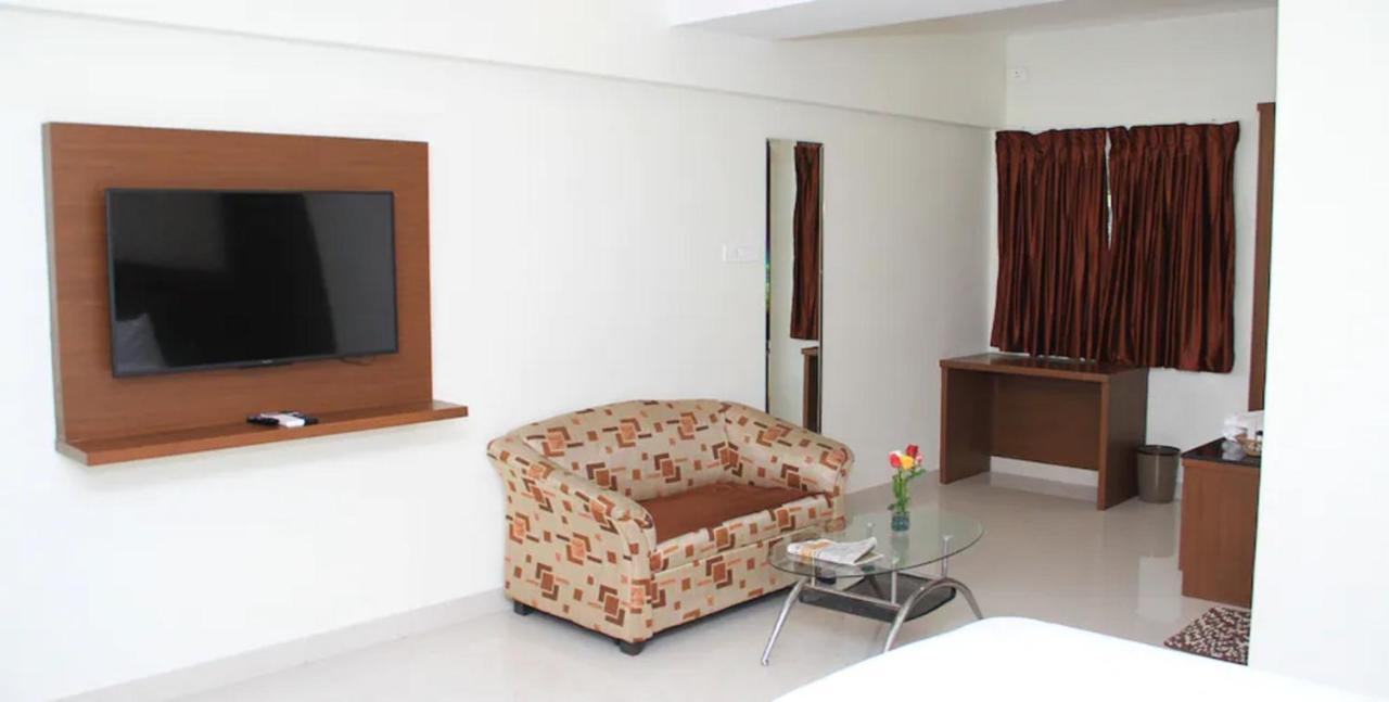A And M Rooms And Residences Chennai Exteriör bild