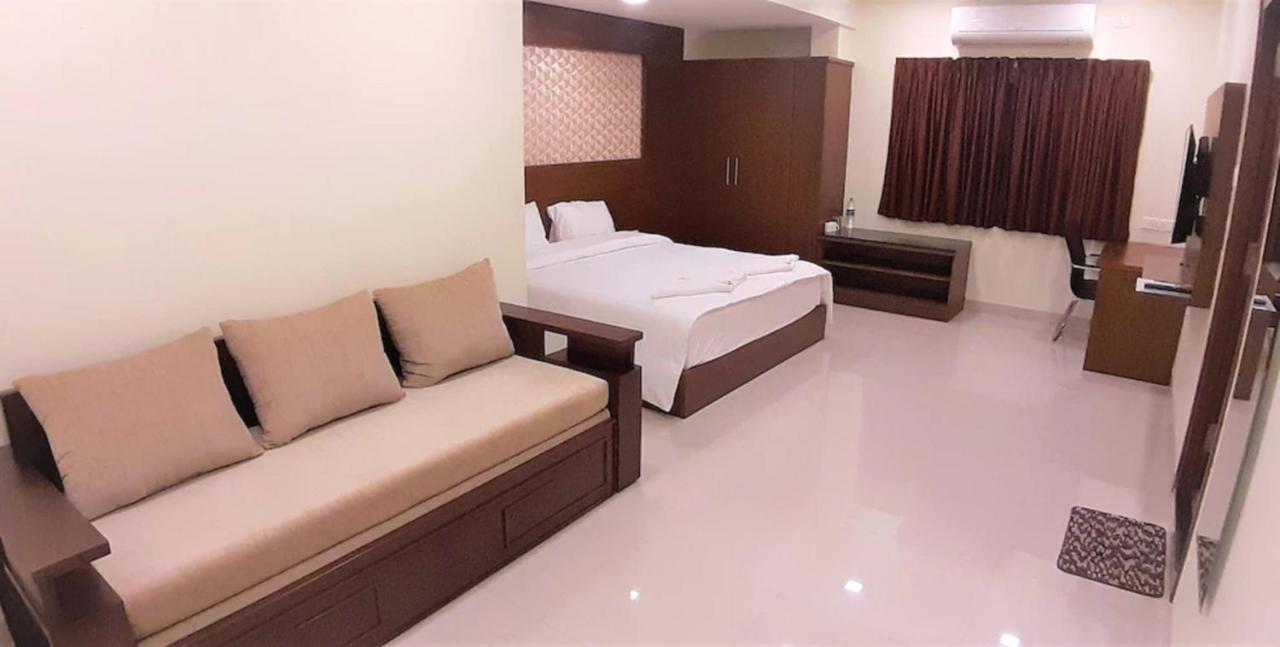 A And M Rooms And Residences Chennai Exteriör bild